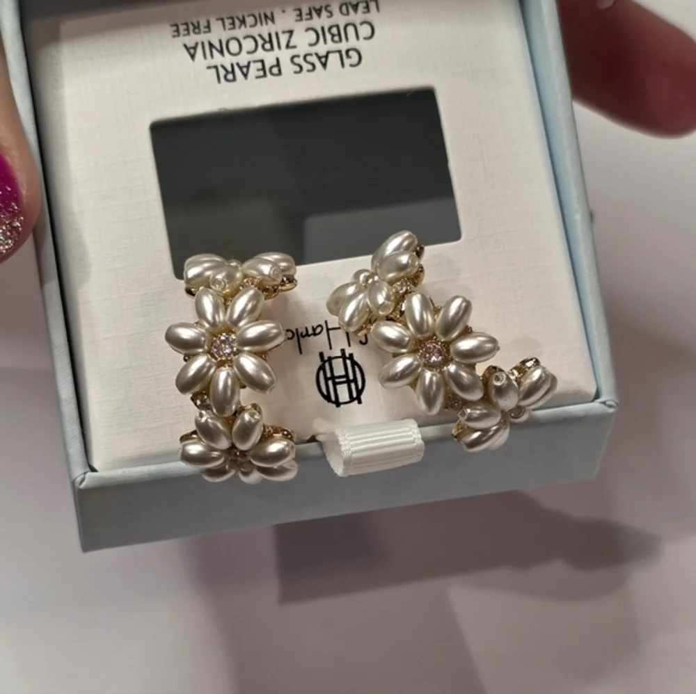 House of Harlow 1960 Gold and Pearl Flower‎ Hoop Earrings New